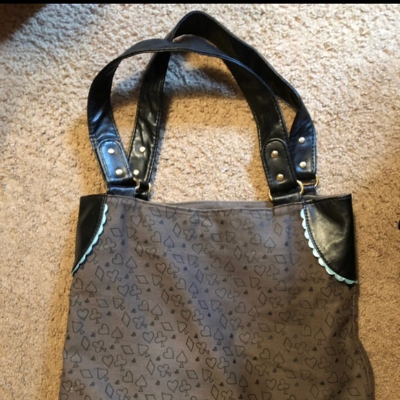 Get it B4 it's gone! Loungefly Alice In Wonderland - Picture 5 of 6